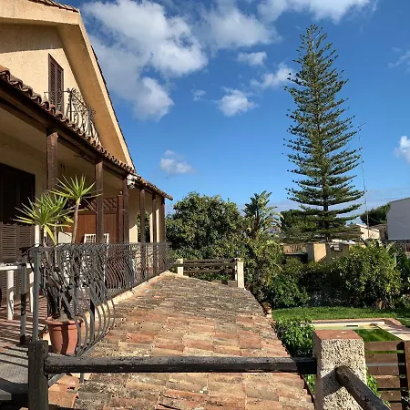 Villa Elisa *